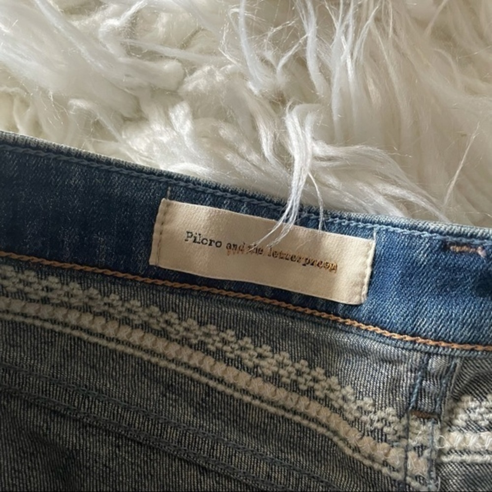 Anthro Pilcro stet embroidered denim jean short‎ 28 - Picture 3 of 8